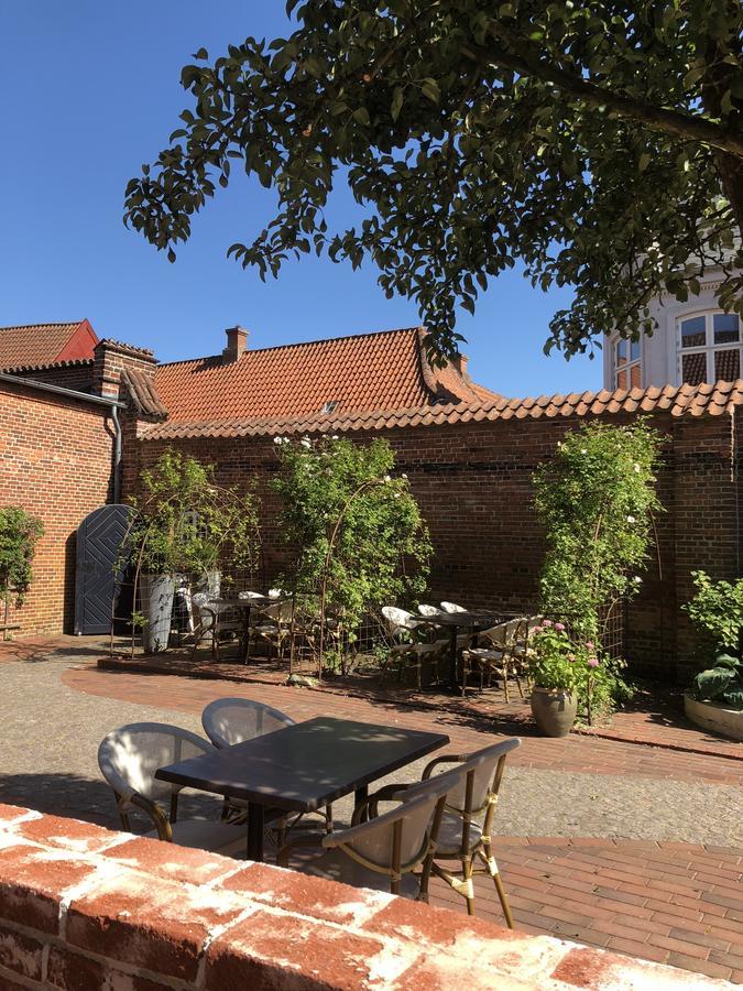 Bed and Breakfast Den Gamle Arrest Ribe Exteriér fotografie
