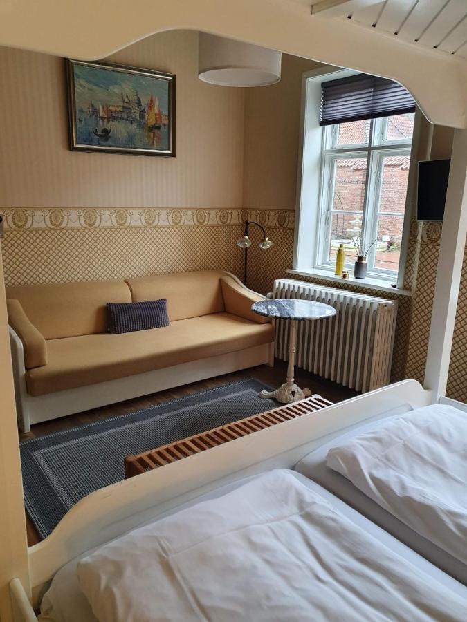 Bed and Breakfast Den Gamle Arrest Ribe Exteriér fotografie